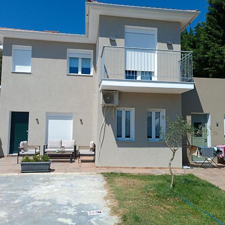 Maya Apartments, Modern And Convenient Apartments With Private Parking Skiathos Exterior foto