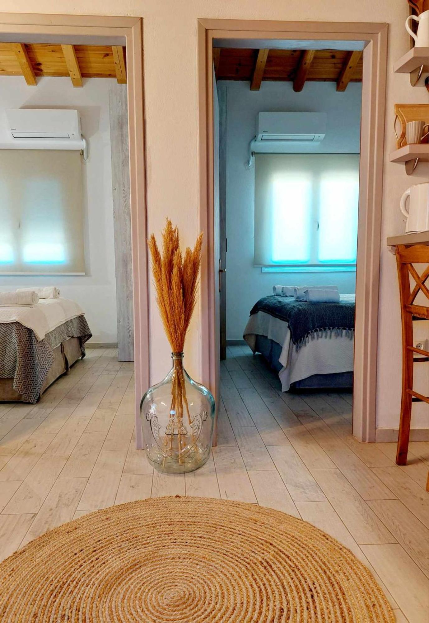 Maya Apartments, Modern And Convenient Apartments With Private Parking Skiathos Exterior foto